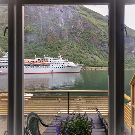 山林小屋 Solhaug Fjordcamping 盖郎厄尔峡湾