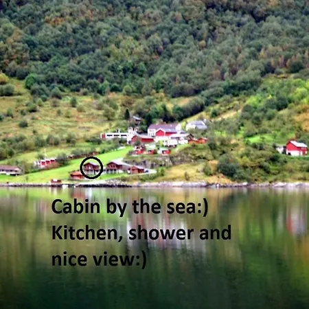 Solhaug Fjordcamping Деревянный коттедж *
