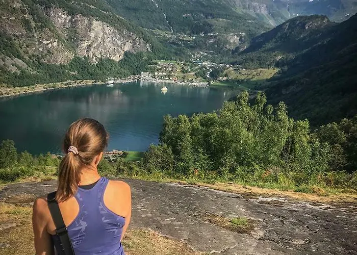 Lodge Solhaug Fjordcamping *