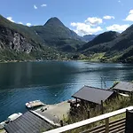 山林小屋 Solhaug Fjordcamping *