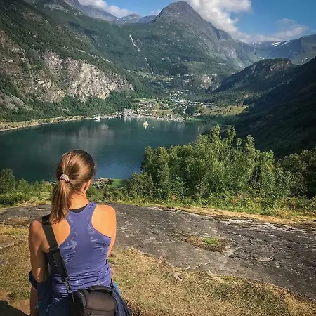 山林小屋 Solhaug Fjordcamping *
