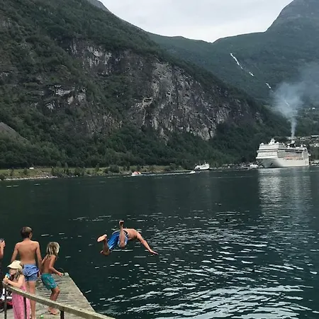 Solhaug Fjordcamping 山林小屋 盖郎厄尔峡湾